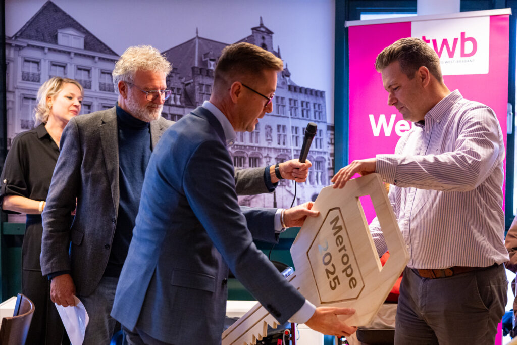 Bilik mesyuarat Merope dibuka